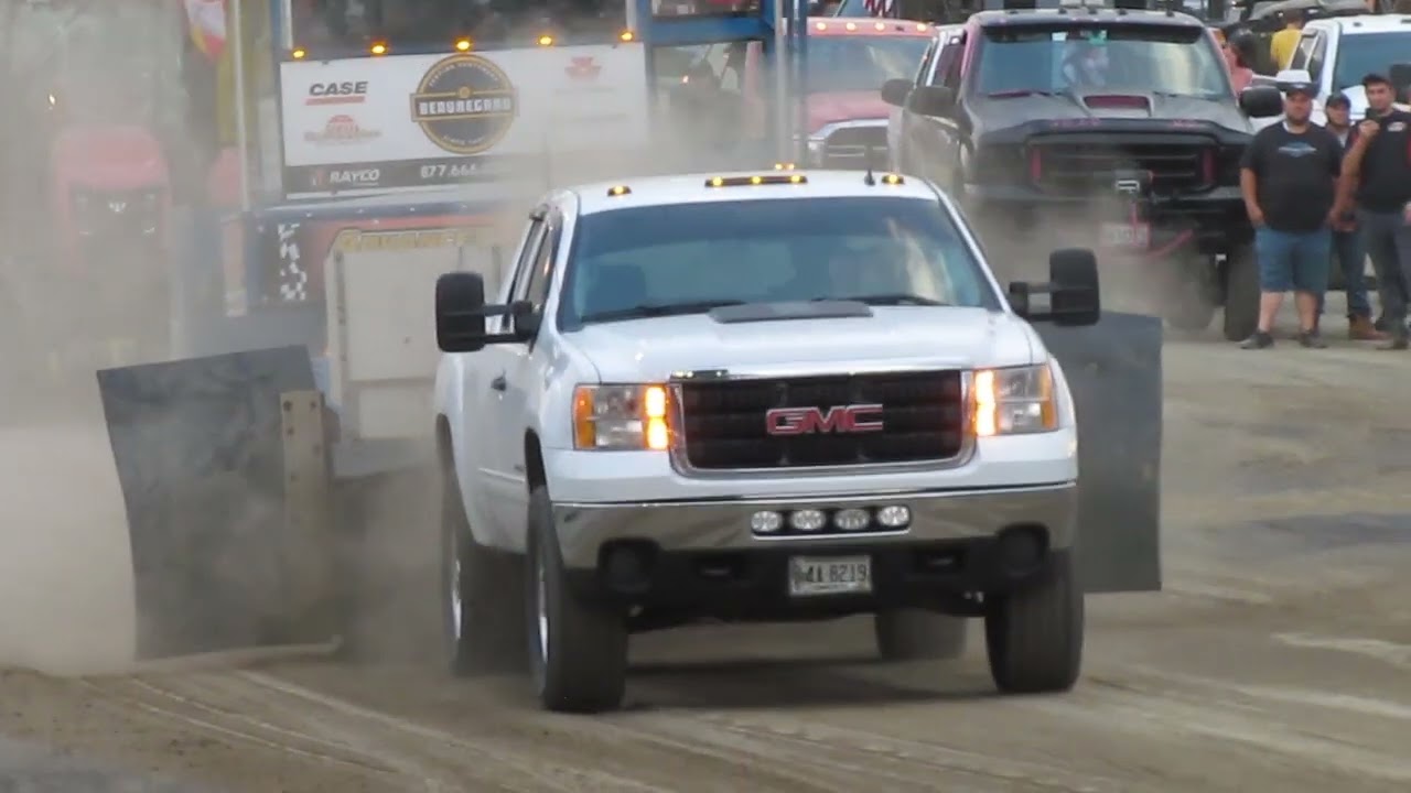 2011 GMC Truck Pull Major Wheel Hop