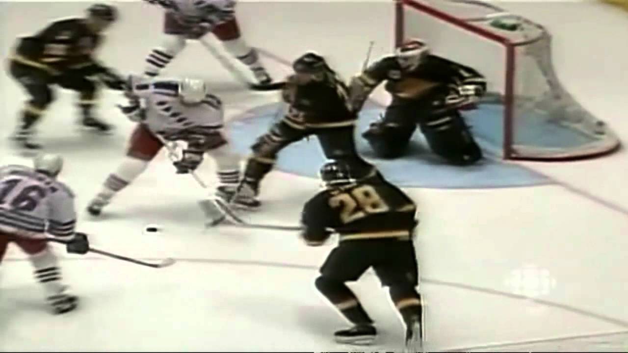 THE PUCK REPORT: Today In NHL History - Trevor Linden