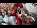 My mother makes pillowcases by hand sewing.(나의 엄마는 손바느질로 베갯속을 만드는일을합니다)