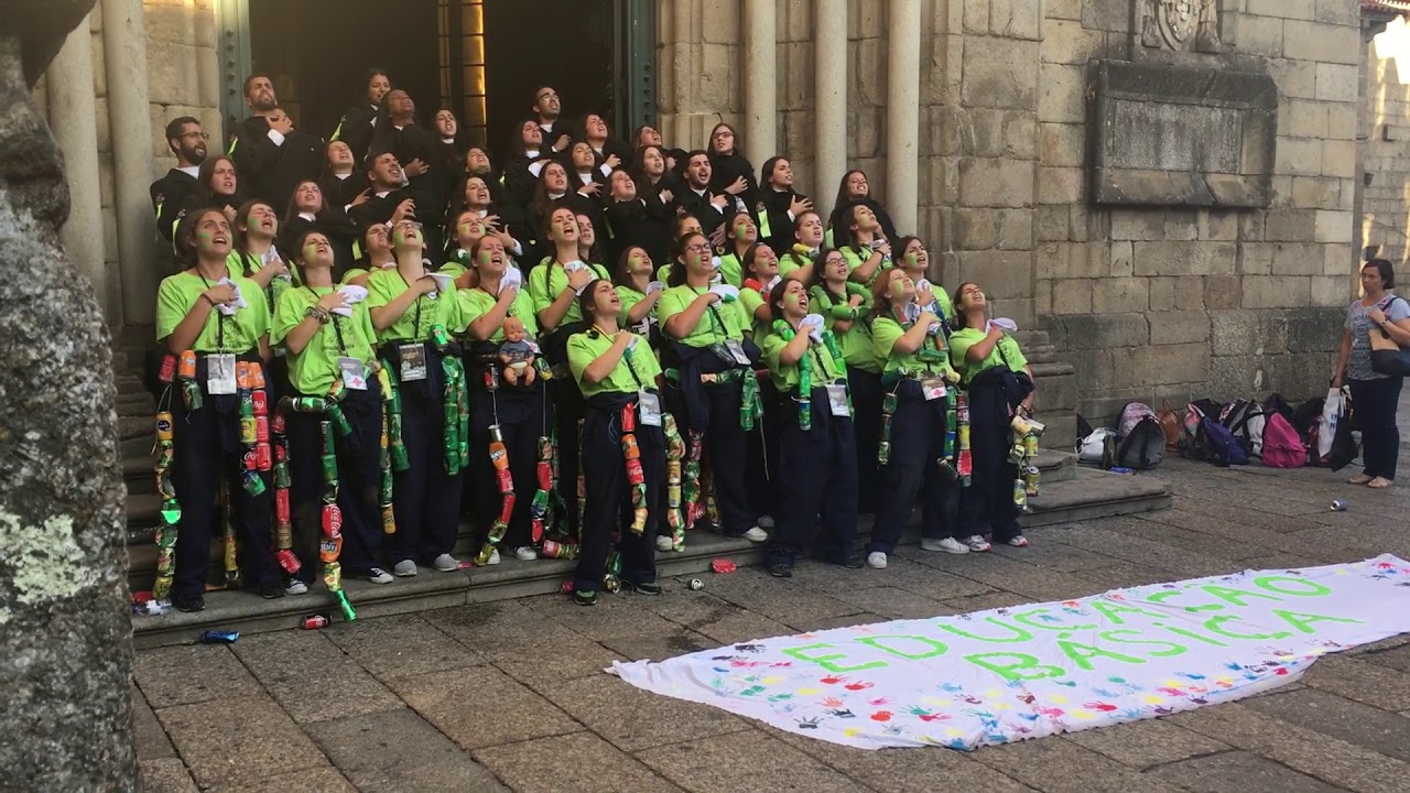 Latada Educação Básica 2017/2018- Hino de Curso