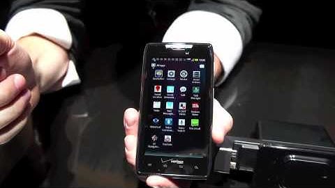 Motorola Droid RAZR Hands-On - Customizing App Tray
