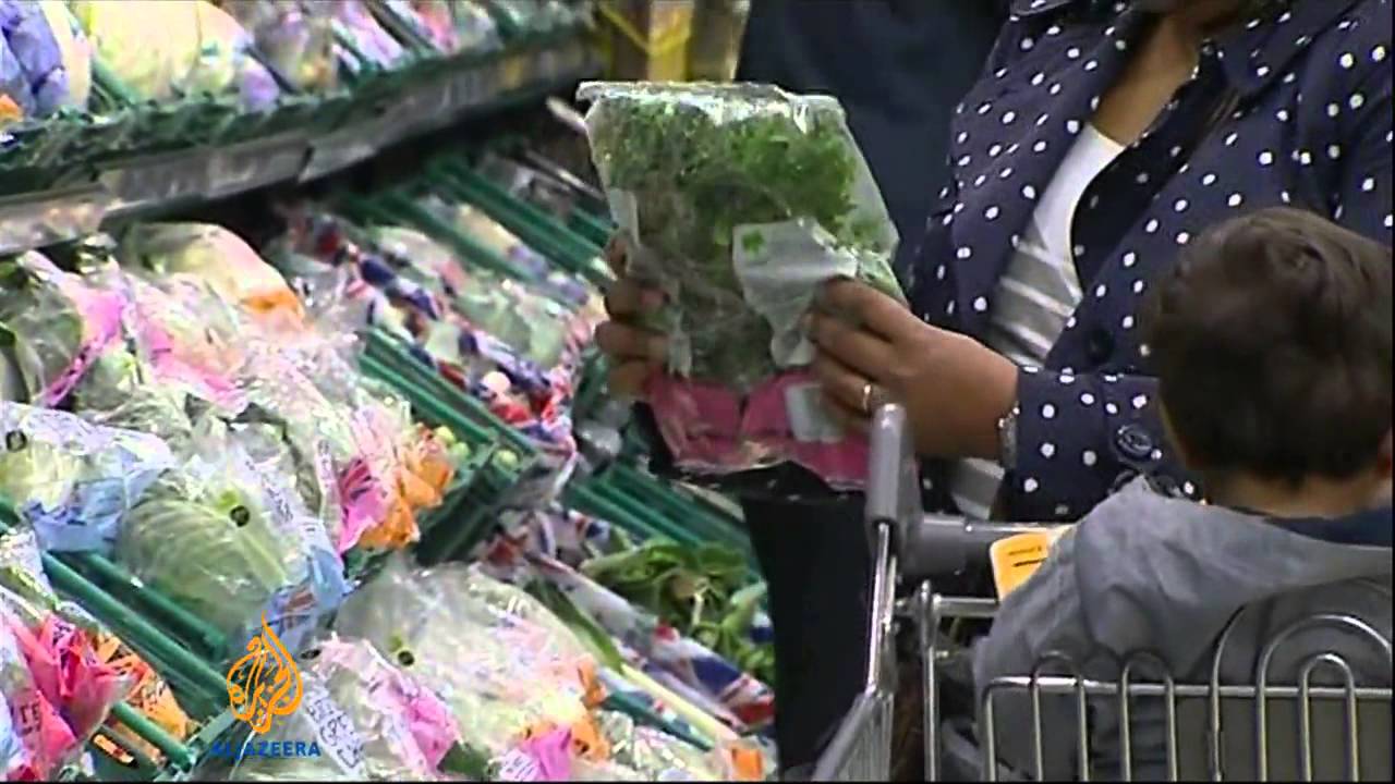 هدر كميات كبيرة من الطعام في أحد أكبر متاجر السوبر ماركت في أوروبا
