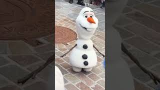 Olaf animatronic collapses but its dubbed with Half-Life SFX #disneyland #halflife #sfx #memes