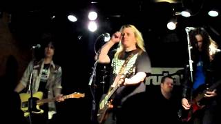 Watch Rhino Bucket Beg For Your Love video