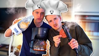 Download Lagu BANKZITTERS KOKEN MET (RANDOM) HUISHOUDELIJKE APPARATEN MP3