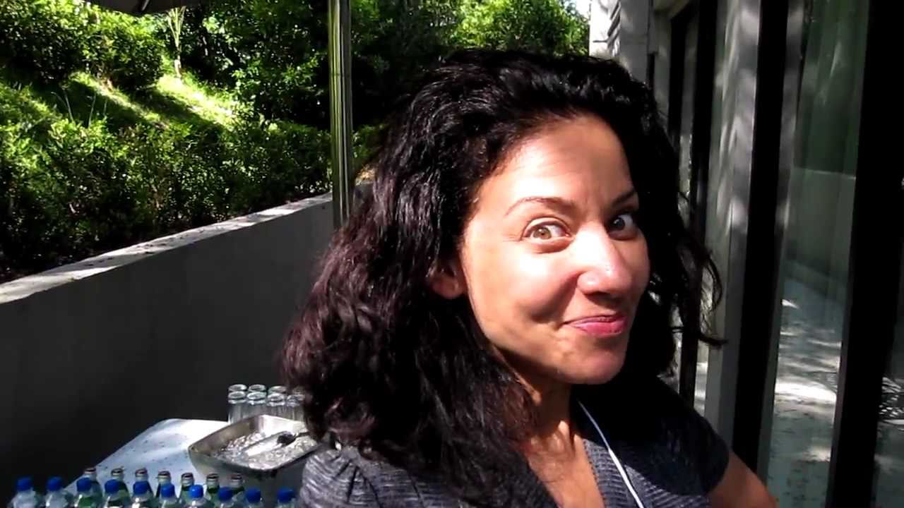 Gina DeVee's Doing Business Like a Queen with Idalis