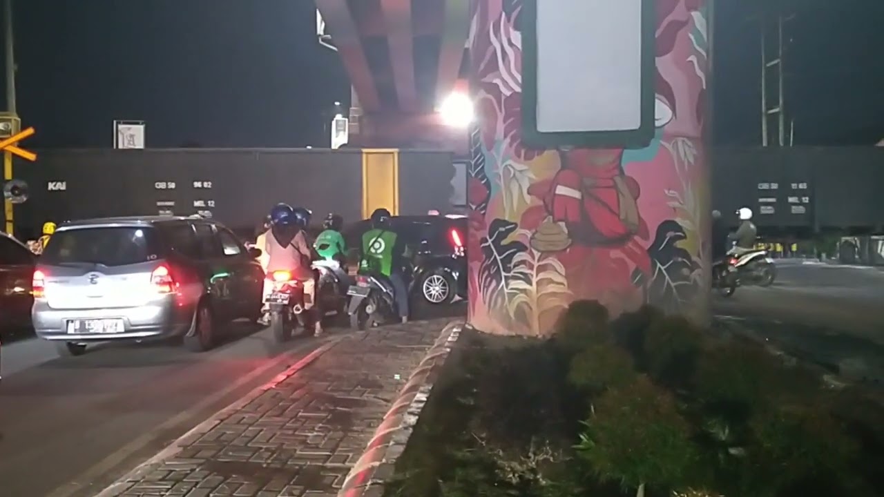 PERLINTASAN KERETA JPL 10 A KOTA BANDAR LAMPUNG (PART 2)