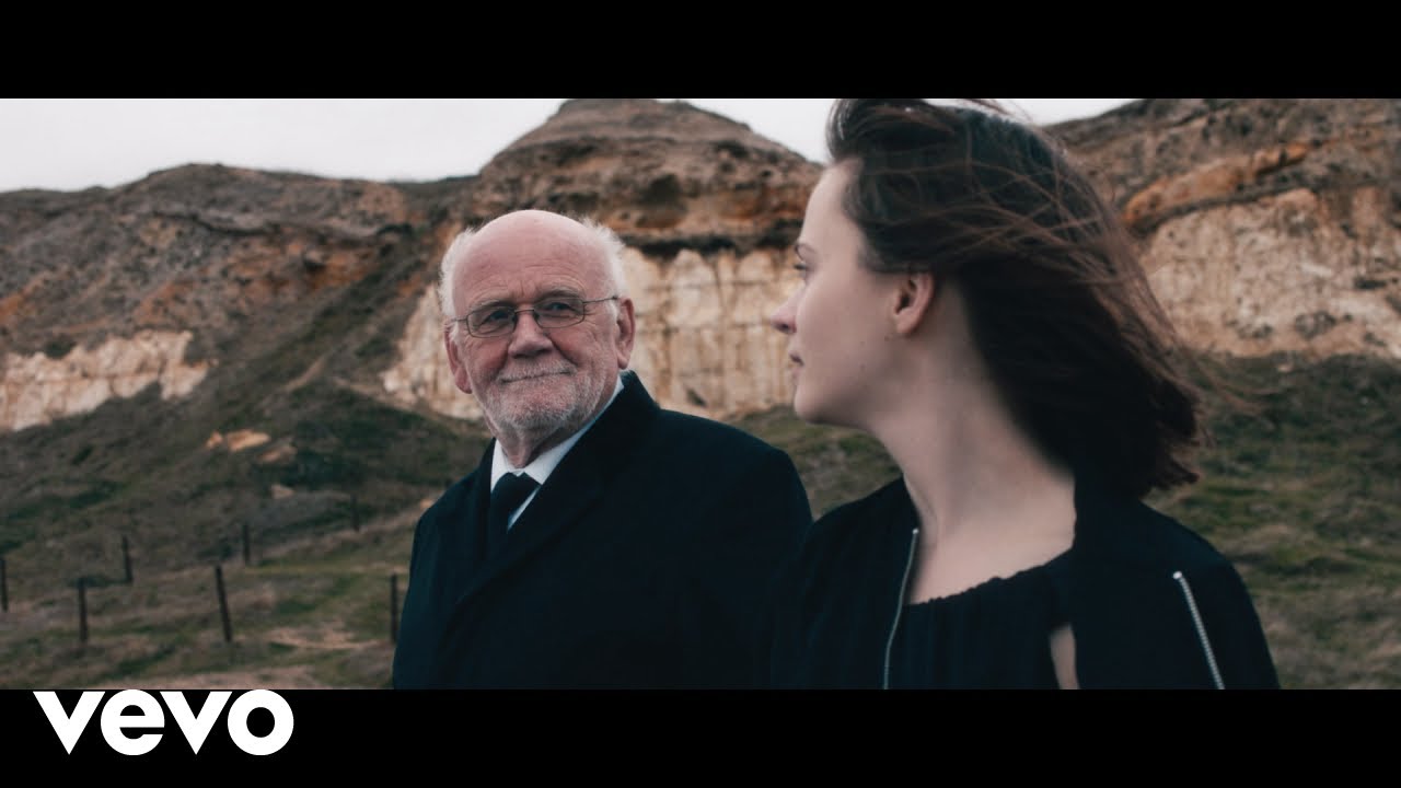 Roo Panes - Ophelia (Official Video) accords