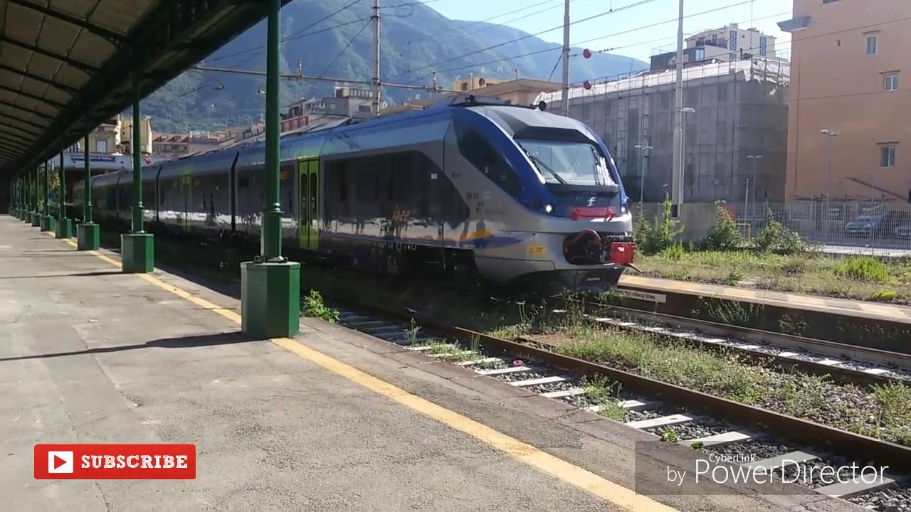 Treno Jazz in partenza per Napoli Campi Flegrei.