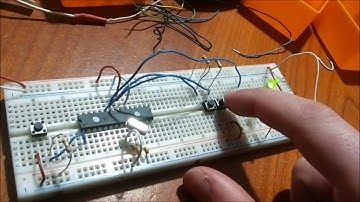 PIC 16F876A - Set Reset con diodo LED