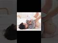 엄마가 하루의 옷을 고쳐주는 순간, 너무 귀여워. 👩👧👕🥰✨. #adoreble #trending #funnyclips #하루 #shorts