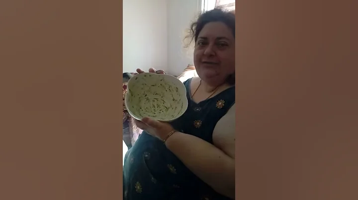 Tagliatelle di riso con crema di prezzemolo e avoc...