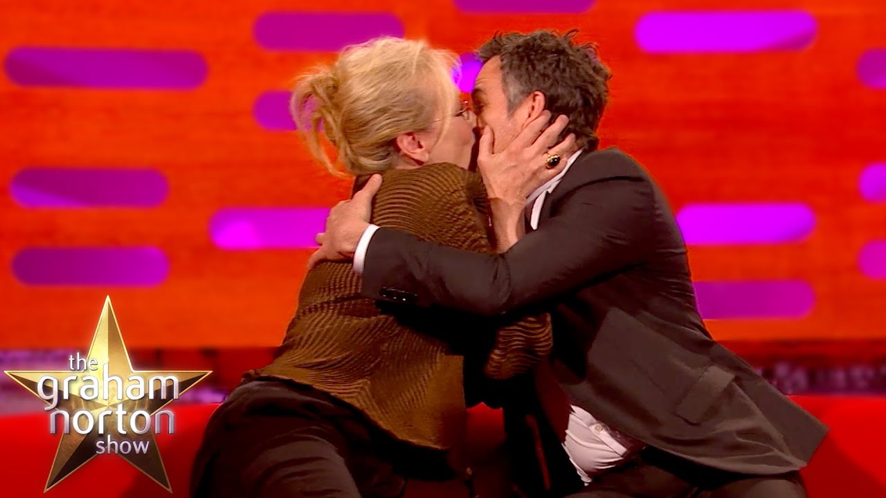  Meryl Streep Kisses Super Smooth Mark Ruffalo - The Graham Norton Show