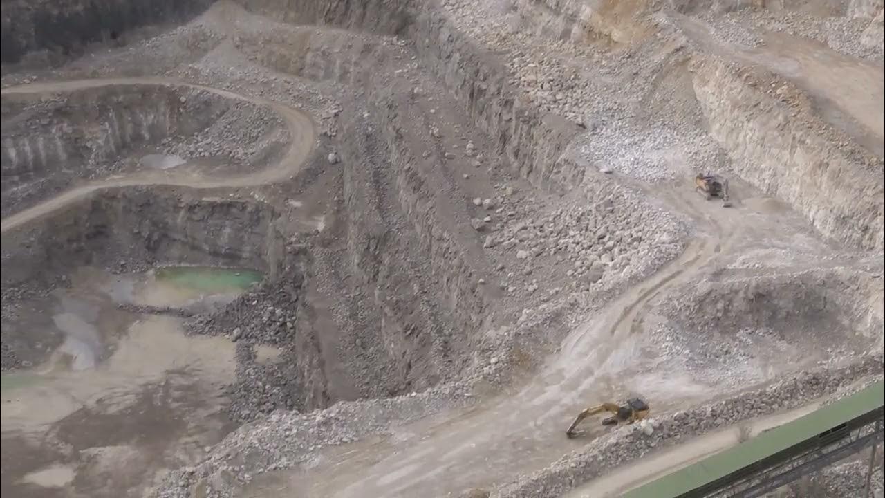 Pant Y Pwll Dwr limestone quarry near Pentre Halkyn Sir Y Fflint (Flintshire) Cymru (Wales) UK