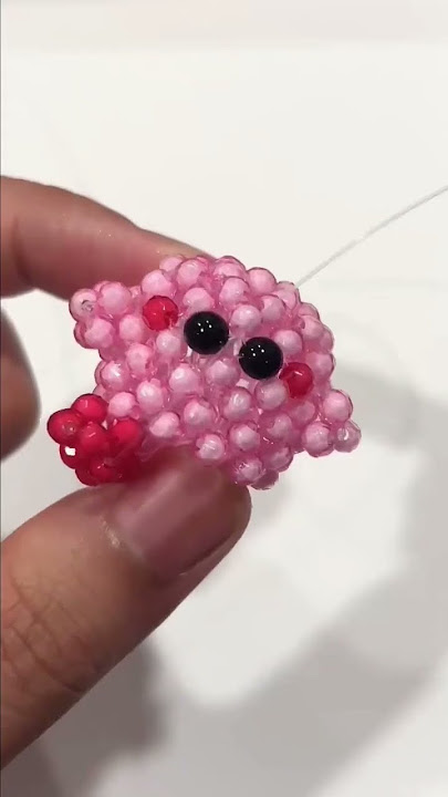 Make a kirby ley chain with me #trending #jewelrymaking #beads #earring #beadearrings #diy #jewelry