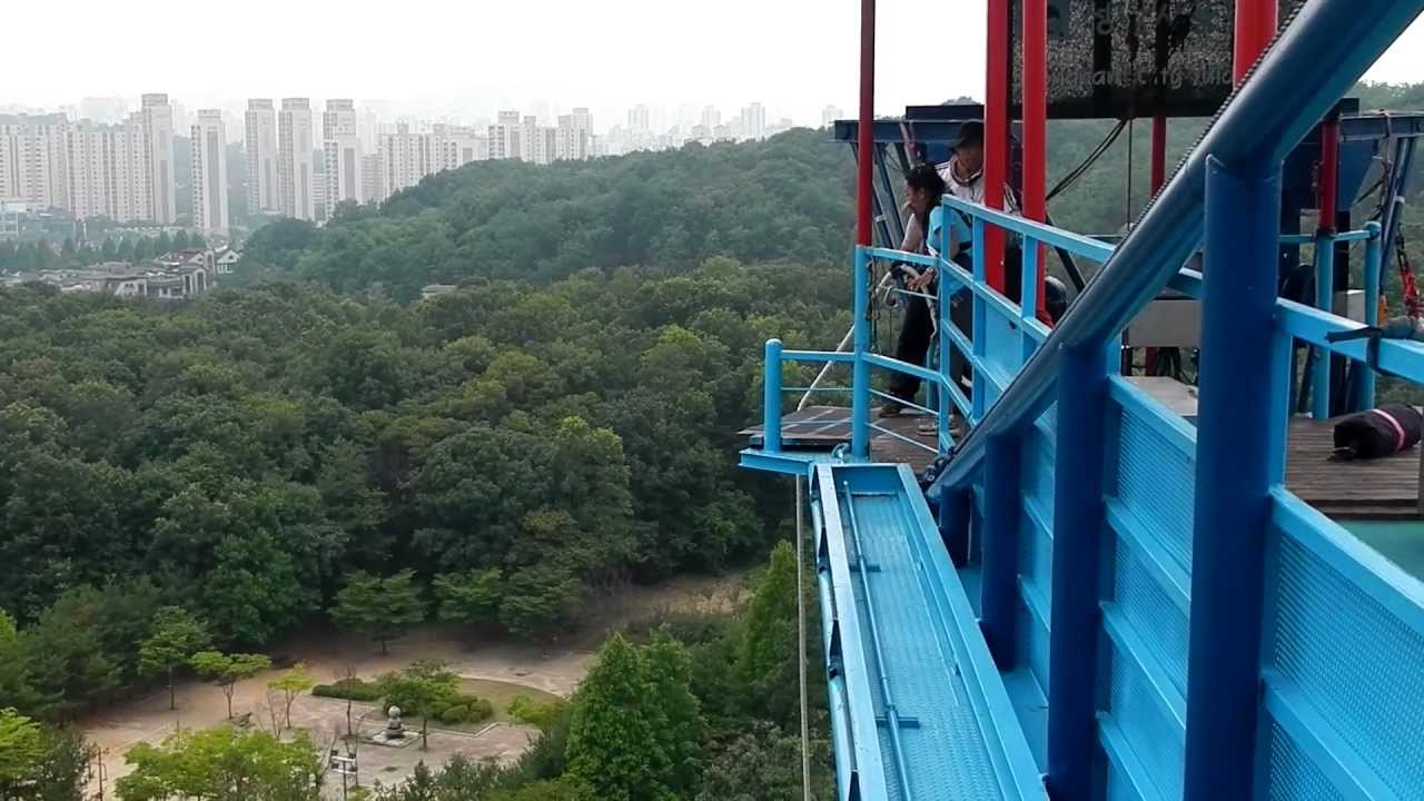 Me bungee jumping in Yuldong Park (South Korea 2012) YouTube