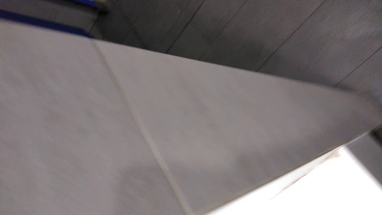 男廁驚傳呻吟聲- YouTube