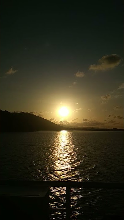 Melihat sunset di Lombok dari atas kapal Legundi #shorts #storywa #sunset #travel