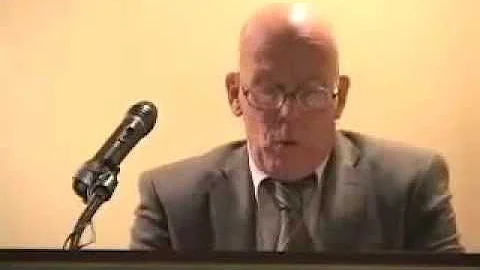 2008 America Renaissance Speaker Fred Reed shows o...