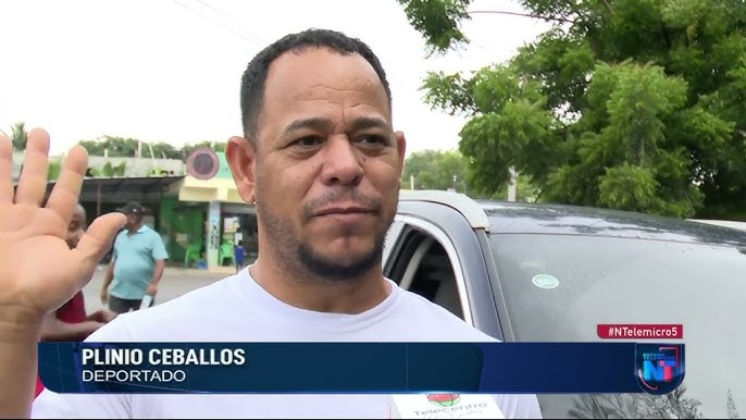Llegan 15 dominicanos deportados de Estados Unidos y Puerto Rico - YouTube