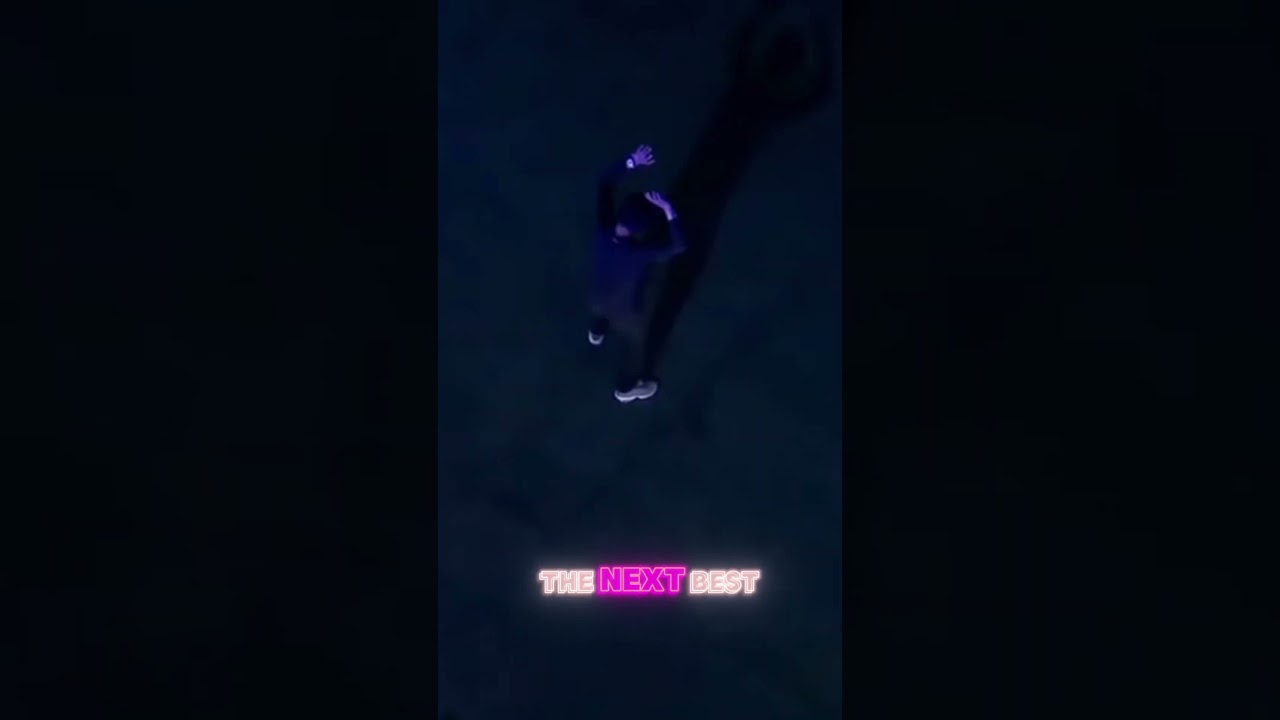 Man starts breakdancing when caught by police 