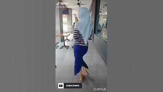 Tik tok Berhijab punggung ketat