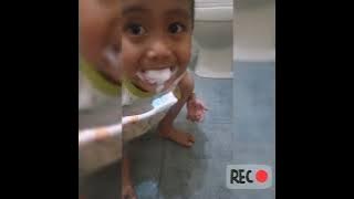 Selamat sikat gigi sebelum bobok . m  gigi sehat kuat cemerlang.... *vdeo di percepat yaa.
