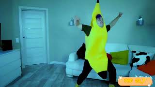 @meelskel танцует в костюме банана