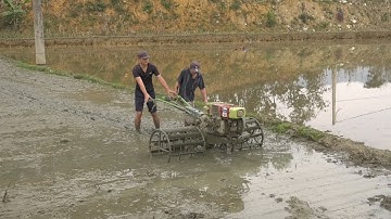 Bà con nông dân xã Đồng Lương chuẩn bị cho gieo cấy lúa Đông Xuân 2022