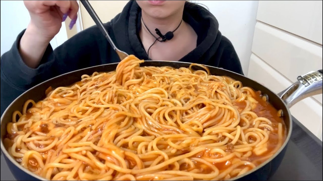 【ASMR，咀嚼音】Spaghetti with Cheese Bolognese！チーズボロネーゼパスタ！