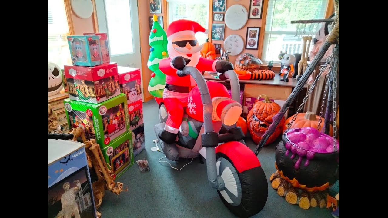 NEW FOR 2022 Gemmy Christmas Airblown Inflatable 7ft Santa Claus