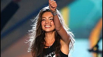 Thalía - A Quien Le Importa (Live Latin Grammy 2003) Thalía - A Quien Le Importa (Live Latin Grammy 2003)
