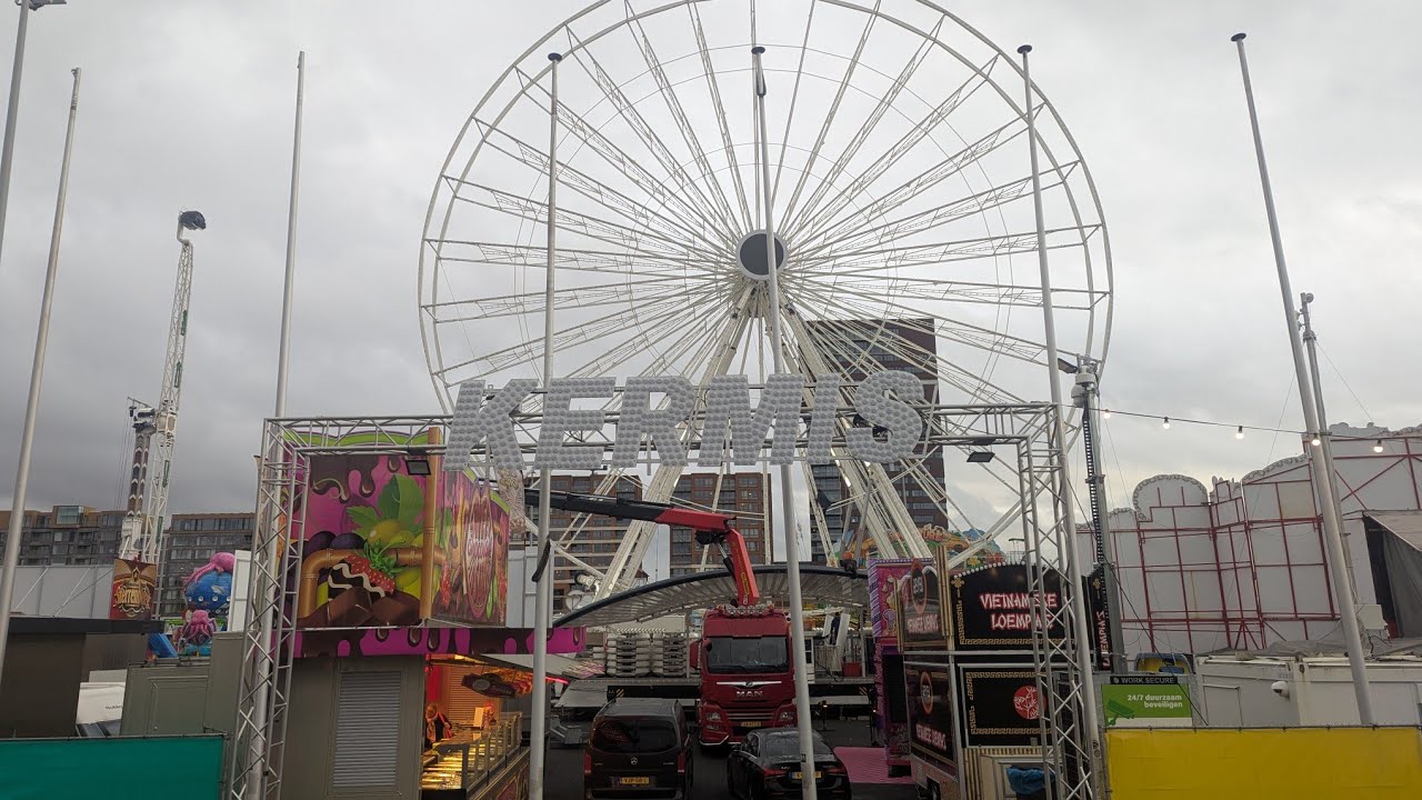 Opbouw najaars kermis Rotterdam schiehaven dinsdag 21 oktober 2025