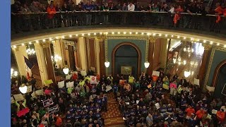 How many Iowans are affected by the state’s change to overtime pay rules