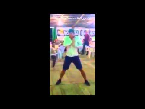 ინდურებს ცეკვავს რესტორანში  20 წლის ახალგაზრდა  ქართველი ბიჭი ისე რომ გაოცდებით