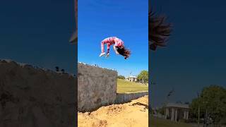 girls vs Boys | girl's stunts vs boy's stunt 💪💪💪#backflip #tiktok #reaction