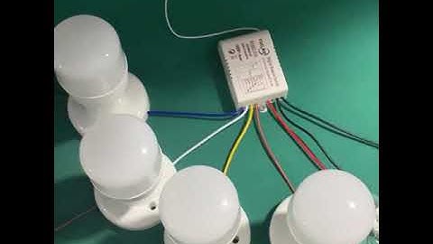 Công tắc điều khiển từ xa Rf 4 cổng TOUXIN điều khiển 4 thiết bị độc lập