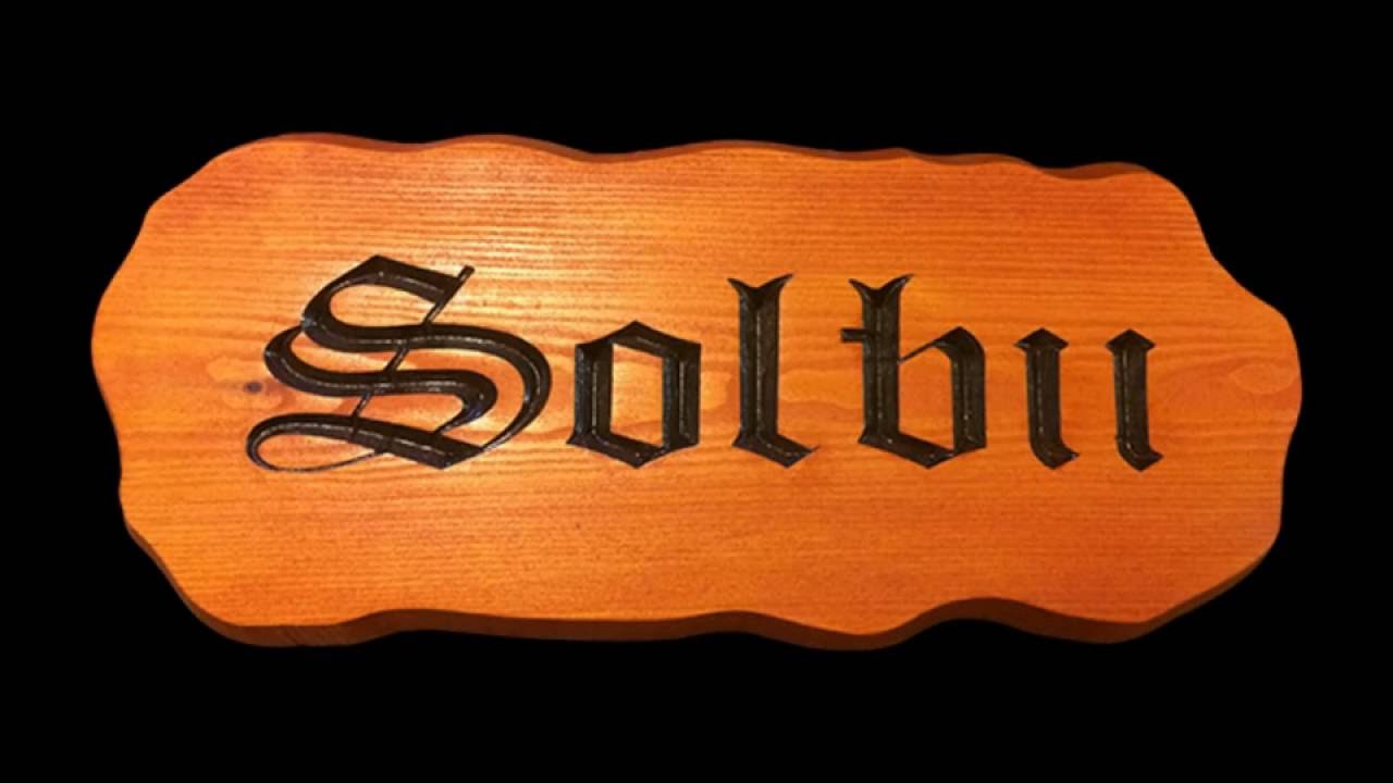 Toppen Trearbeid, Hytteskilt, skilt, veiskilt, treskilt, mange produkter hos toppentrearbeid.