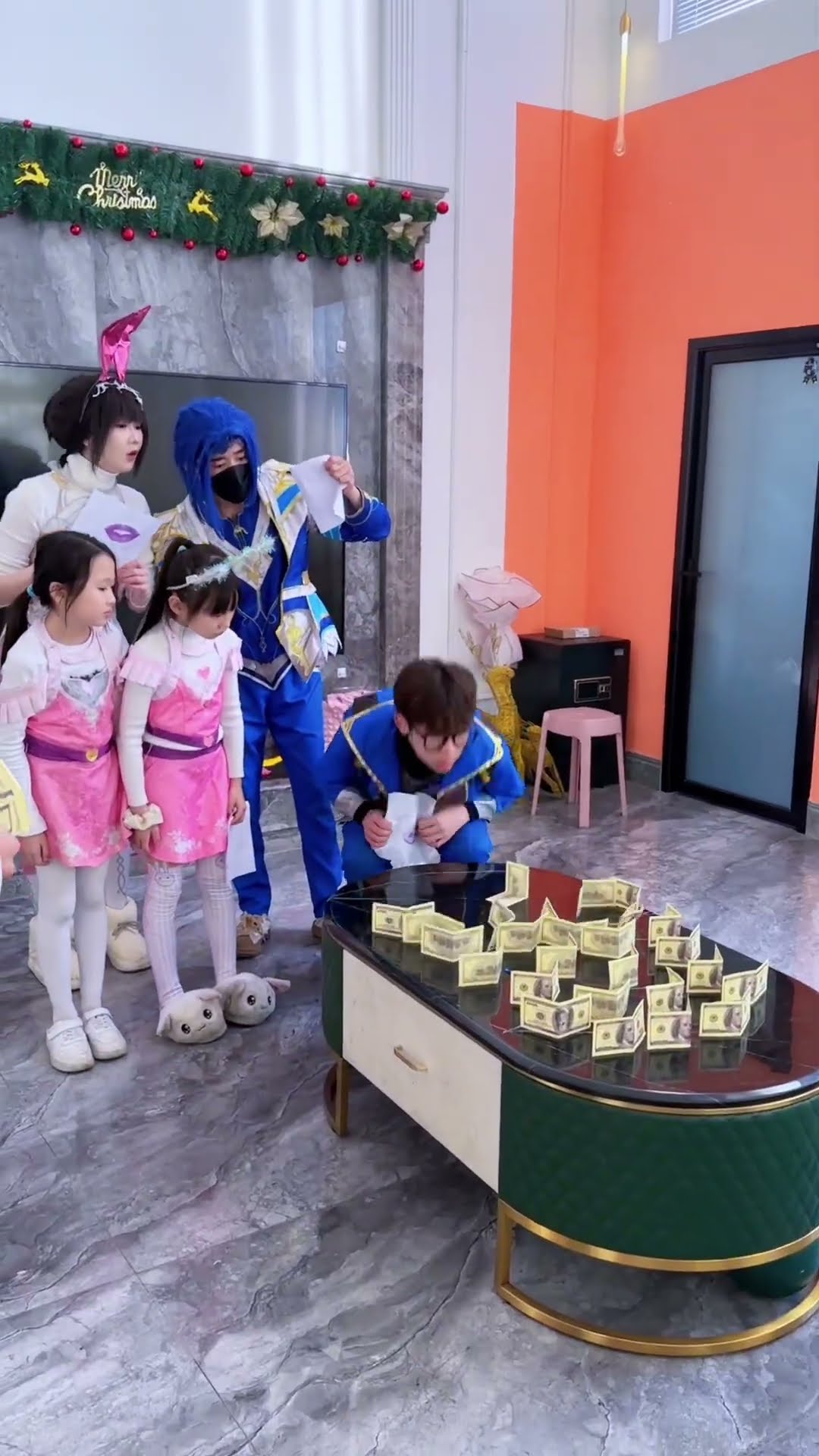 Happy time for the little dance family!# Douluo Mainland# Tang San# Little Dance# Role Playing# Sho