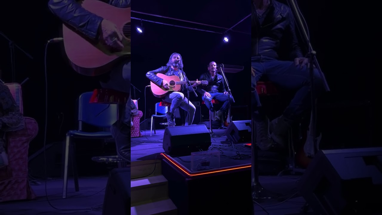 Omar Pedrini (Timoria) e Davide Apollo in “Sole Spento” per il Words and Music di Rocknrolla Eventi.