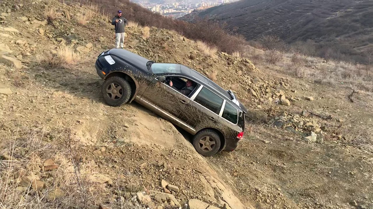 Touareg rock climbing attempt