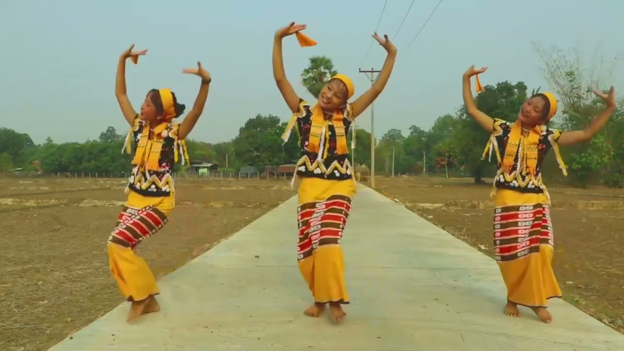2023 Karen traditional dance by 3 girls
