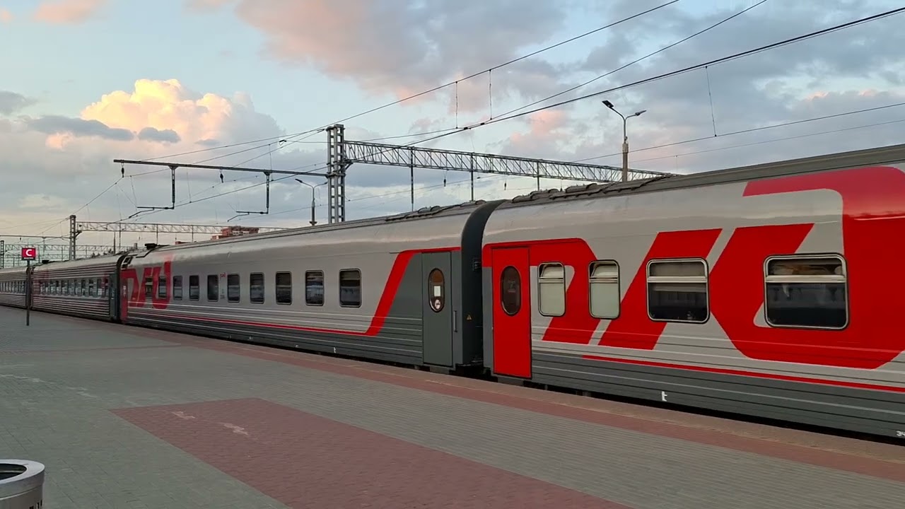 Электровоз ЧС7-285 (ТЧ-33) со пассажирским поездом 319М Курск-Старый Оскол 