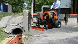 Billy Goat P2000 Hurricane Stand On Blower With Dttach Broom