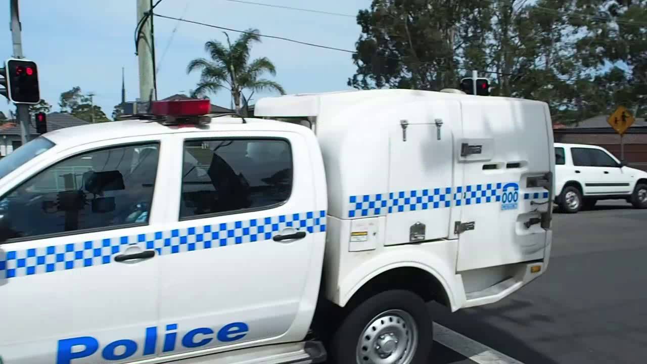 2 NSW Police Cars Responding - YouTube