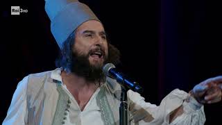 Vinicio Capossela interpreta La Torre di Franco Battiato