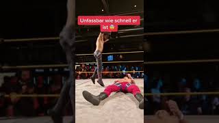 Er ist so schnell, dass er keine Chance hat! 😱💨 #wrestling #berlin
