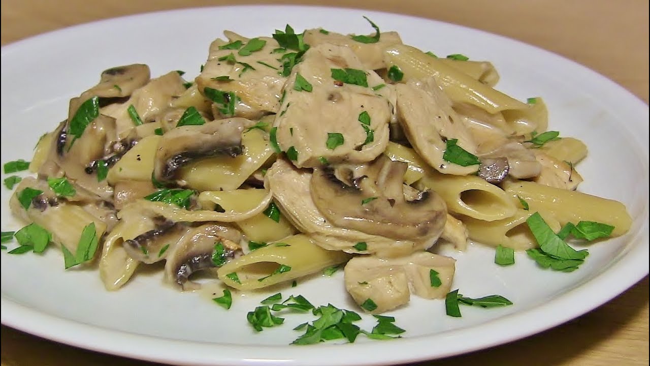 Penne mit Hähnchenbrust in Champignons Sahne Sauce-One Pot Hähnchen ...