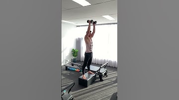 (3) Curtsy Scooter X (3) Squat Press #nathanrossrees #reformer #worldtour #reformerworkshop #workout