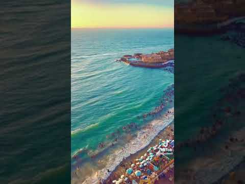 وانا لسه باقي ع الحاجات اللي انا جمبك عيشتها دنتا رغم ان انتا قاسي كان فيك حاجات بحبها